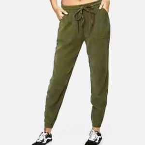 VS pink easy jogger olive green Small